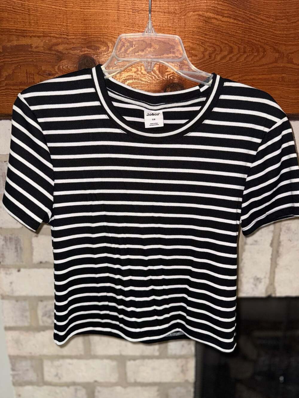 Jo & Co Black and White Striped Ribbed Short Sleeve Crop Top Large